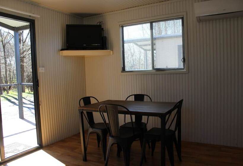 오두막, Riverglade Caravan Park
