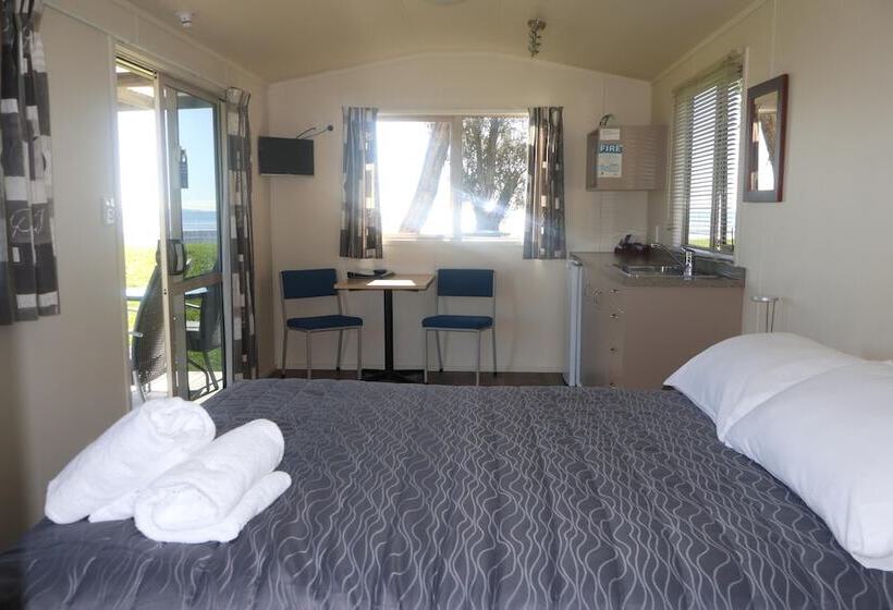 基本工作室, Pohara Beach Top 10 Holiday Park