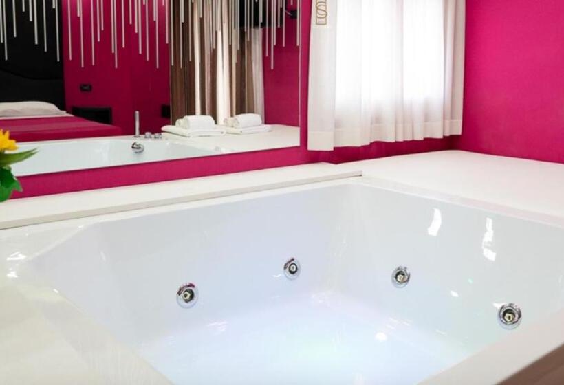 Люкс с гидромассажем, Sweet Central