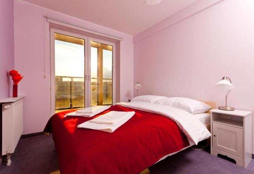 Номер Стандарт Индивидуальный с Балконом, Cilantro Bed & Breakfast