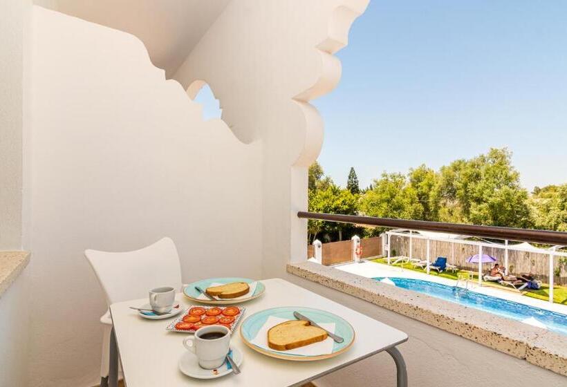 Номер Стандарт Вид на Бассейн, Hostal Alhambra