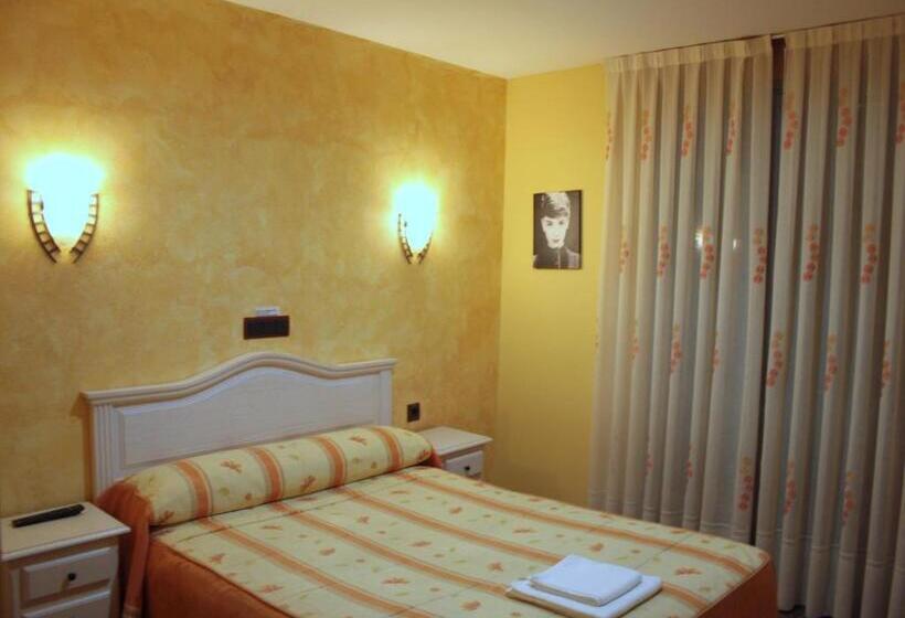 اتاق استاندارد یک نفره, Hostal Regio