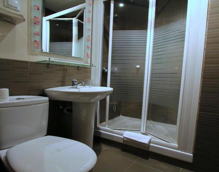 اتاق استاندارد سه نفره, Hostal Regio