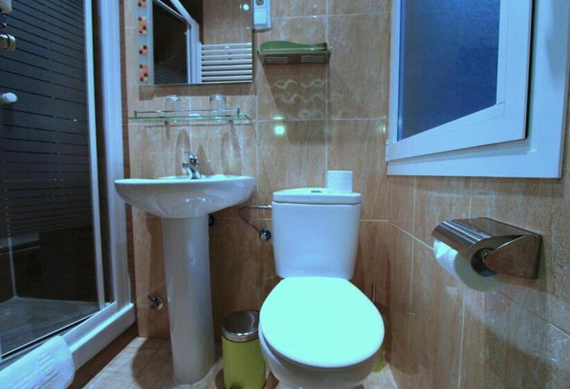 اتاق استاندارد چهار تخته, Hostal Regio