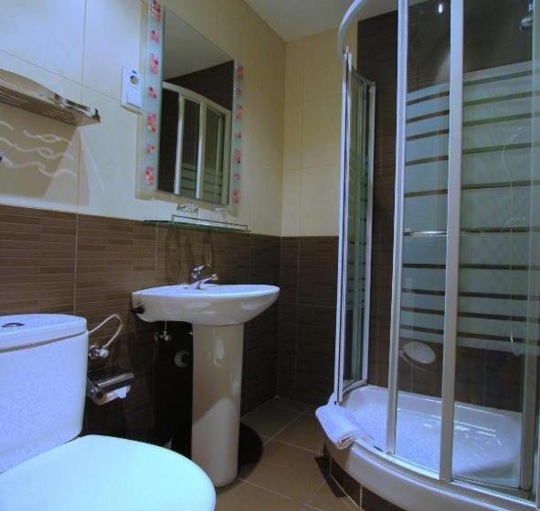 اتاق استاندارد چهار تخته, Hostal Regio