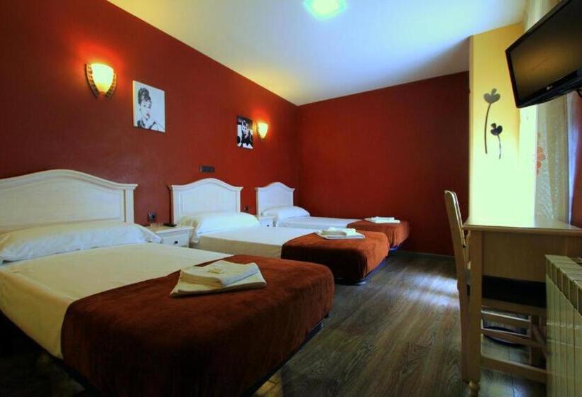 اتاق استاندارد چهار تخته, Hostal Regio