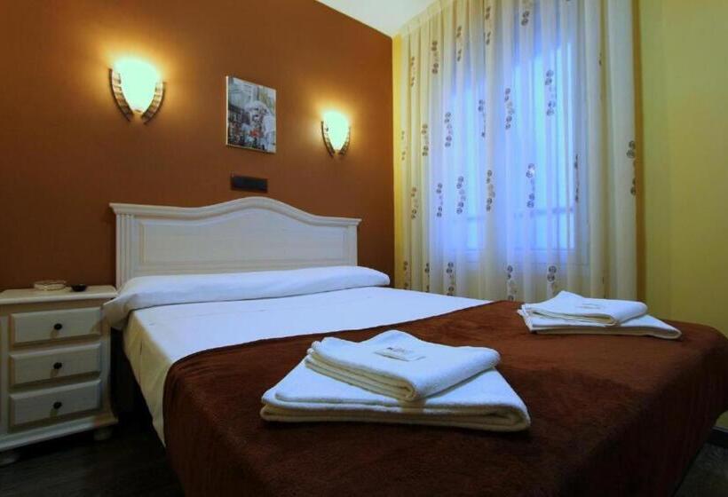 اتاق استاندارد یک نفره, Hostal Regio