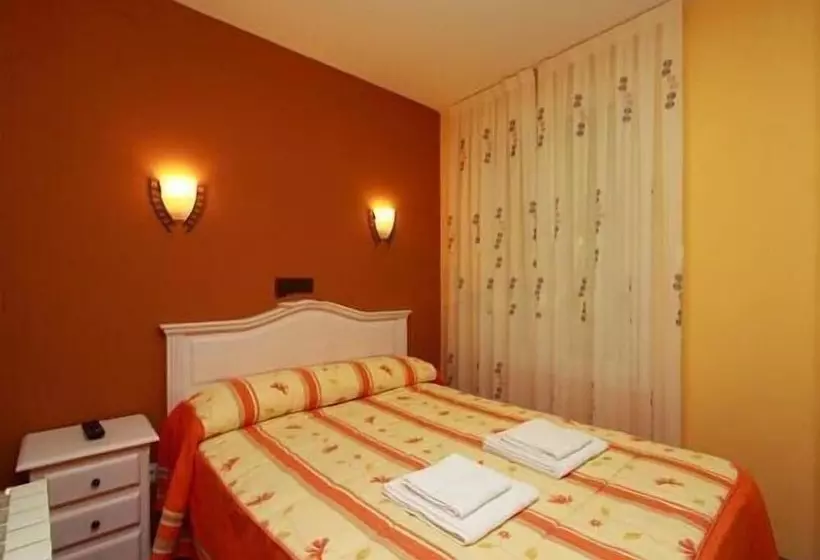 اتاق استاندارد یک نفره, Hostal Regio