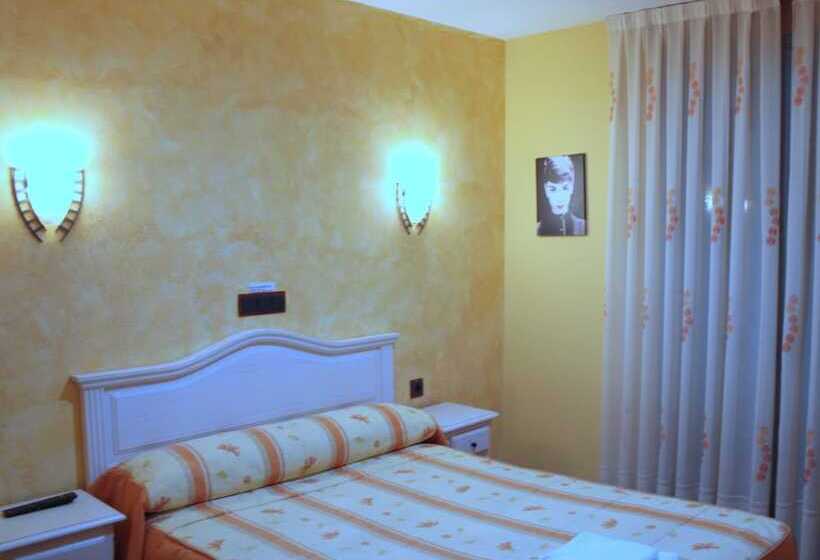 اتاق استاندارد یک نفره, Hostal Regio