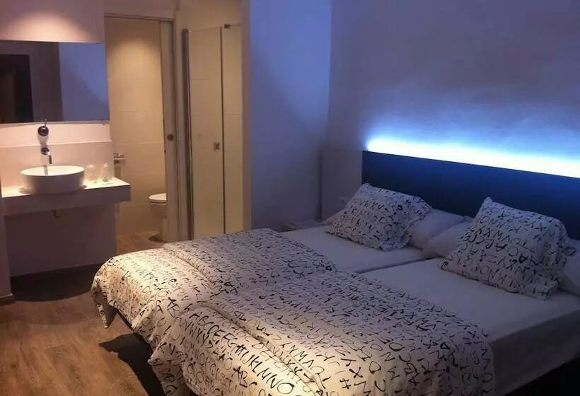 اتاق استاندارد, Hostal Ribas