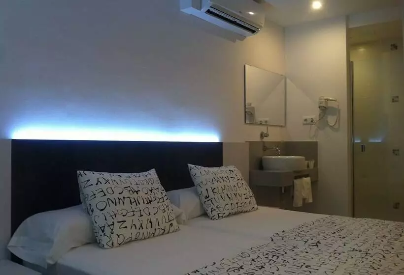 اتاق استاندارد, Hostal Ribas