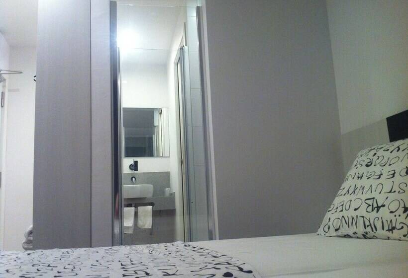 スタンダードルーム, Hostal Ribas