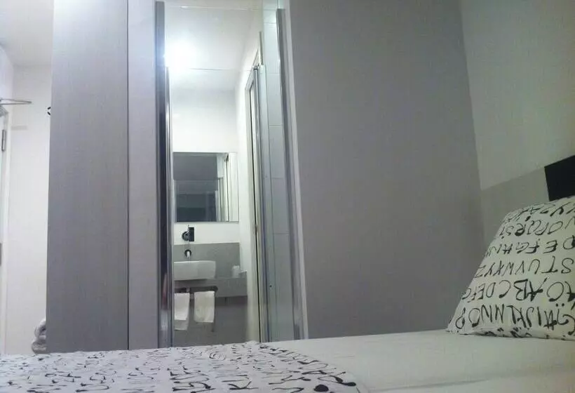 اتاق استاندارد, Hostal Ribas