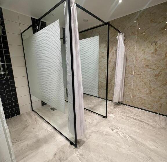 Habitación Triple Estándar Baño Compartido, Expo Stockholm