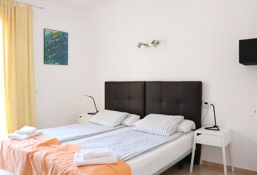 غرفة قياسية مزوَّدة بتراس, Hostal Amistad