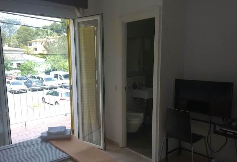 غرفة قياسية مزوَّدة بتراس, Hostal Amistad