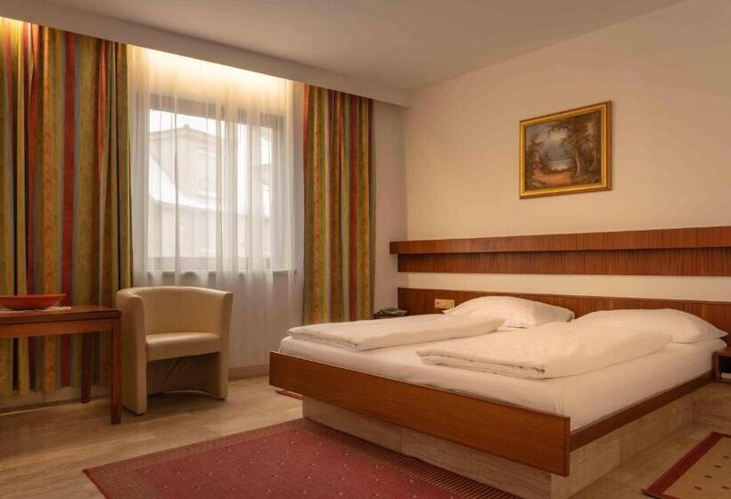 デラックスルーム, Anker