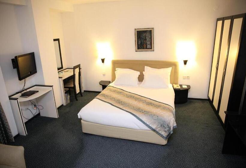استودیوی استاندارد, King Hotel Guvenlik