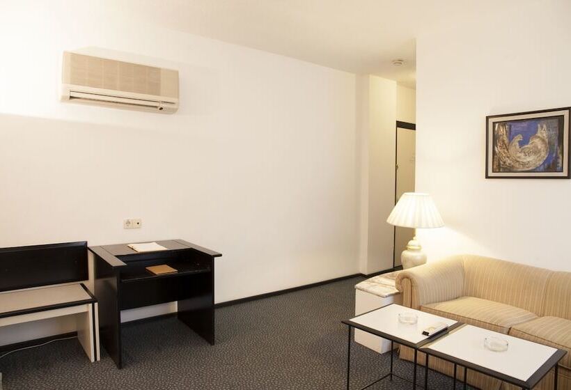 إستوديو قياسى, King Hotel Guvenlik