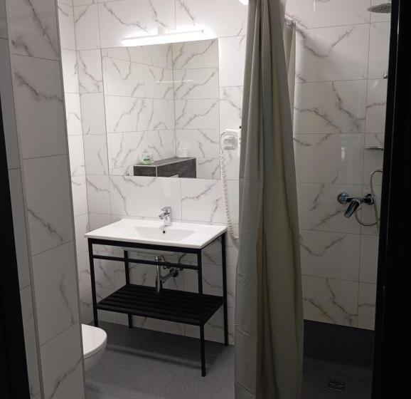 اتاق استاندارد یک نفره, Aparthotel Kontrast