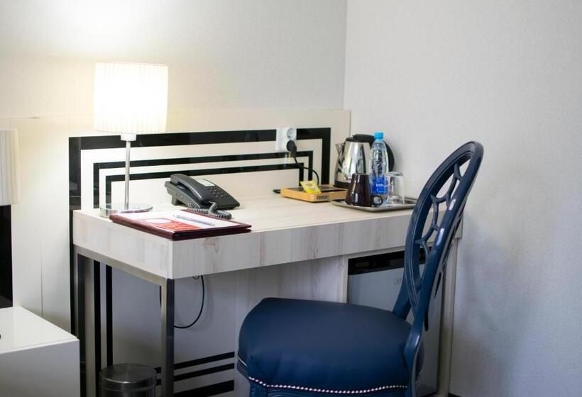 اتاق استاندارد یک نفره, Aparthotel Kontrast