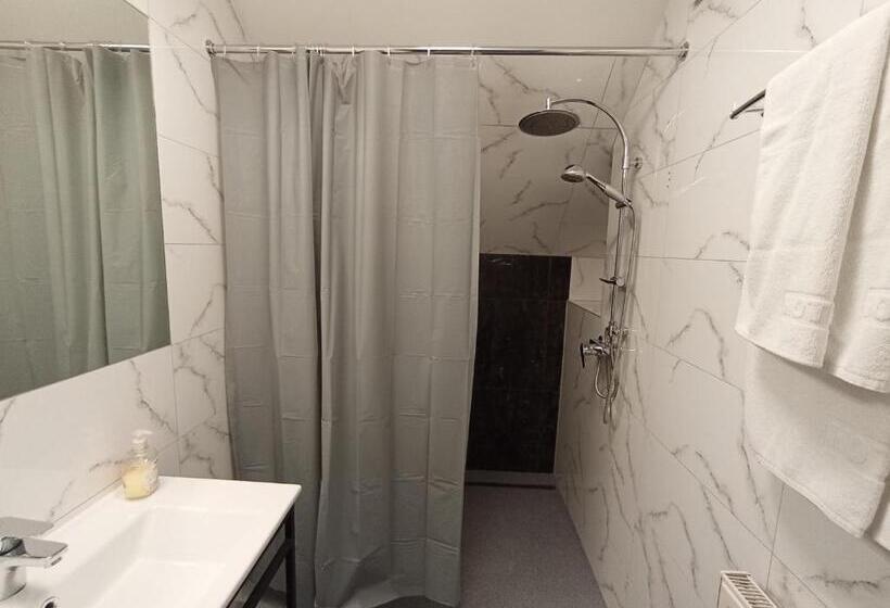 اتاق استاندارد سه نفره, Aparthotel Kontrast