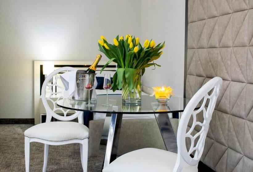 اتاق استاندارد چهار تخته, Aparthotel Kontrast