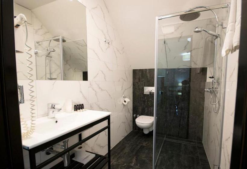 اتاق استاندارد چهار تخته, Aparthotel Kontrast