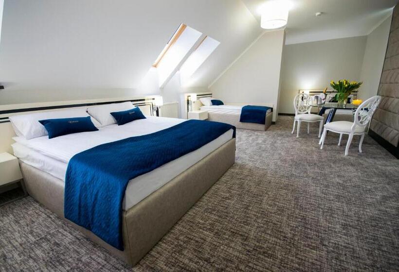 اتاق لوکس چهار تخته, Aparthotel Kontrast