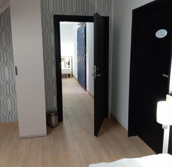 سوییت خانوادگی, Aparthotel Kontrast