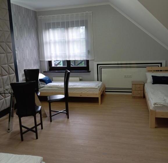 سوییت خانوادگی, Aparthotel Kontrast