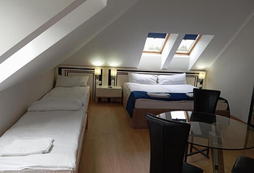 اتاق خانوادگی, Aparthotel Kontrast