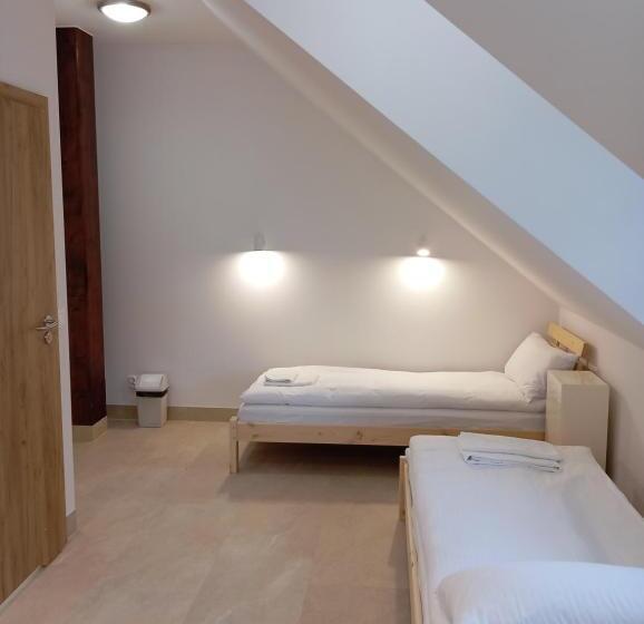 Economy Quadruple Room, Aparthotel Kontrast