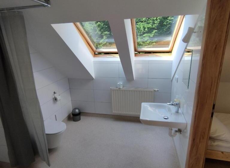 سوییت, Aparthotel Kontrast