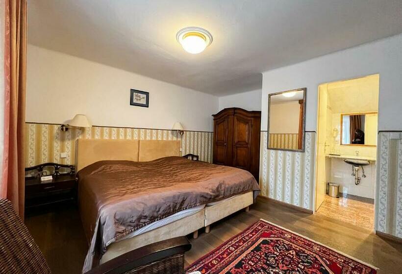 اتاق کلاسیک, Garni Konvice