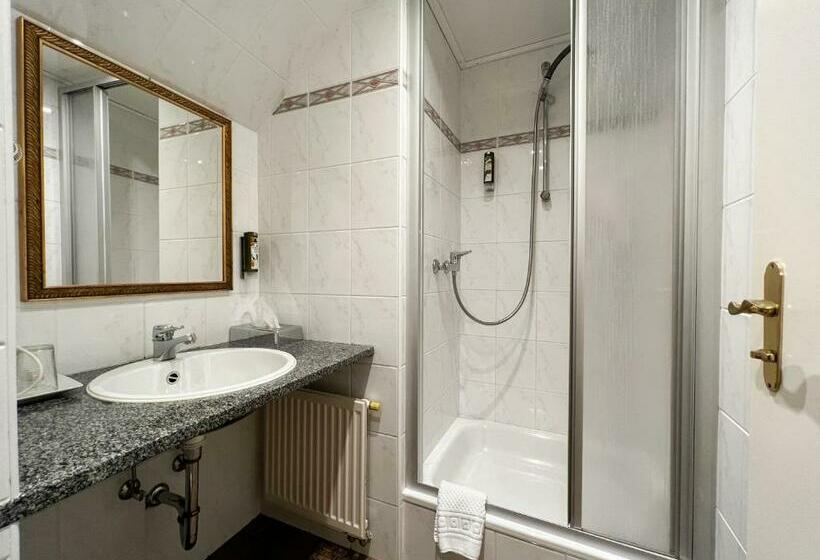 اتاق کلاسیک, Garni Konvice