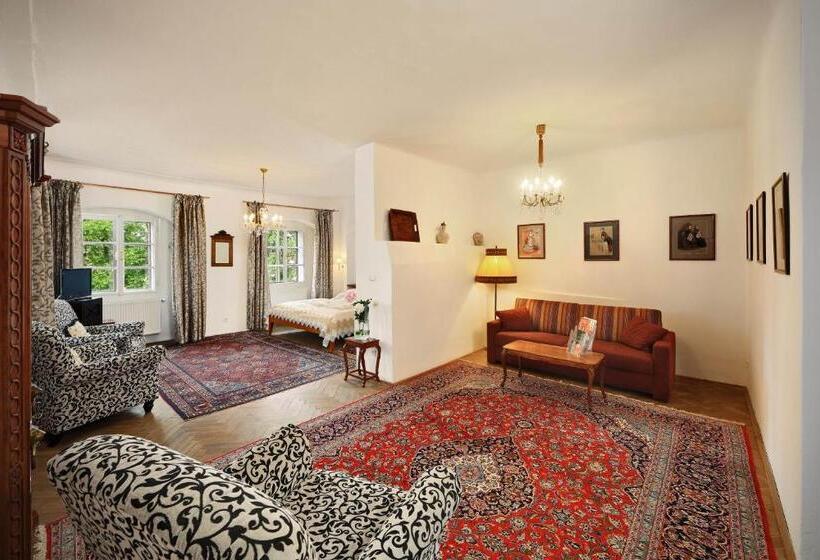 سوییت, Garni Konvice