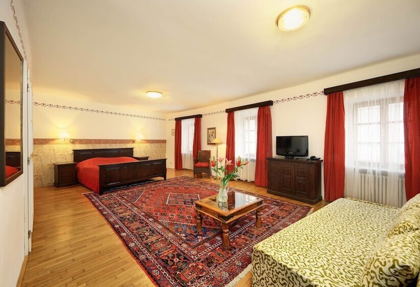 اتاق سوپریور, Garni Konvice