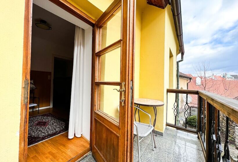 اتاق استاندارد سه تخته با بالکن, Garni Konvice