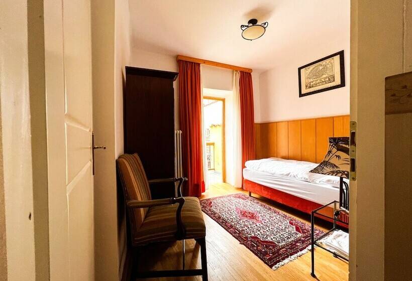 اتاق استاندارد سه تخته با بالکن, Garni Konvice