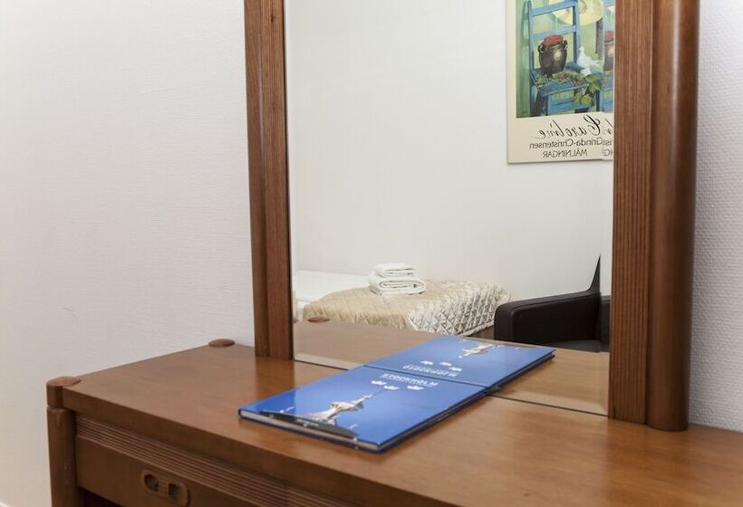 Habitación Familiar Baño Compartido, Expo Stockholm