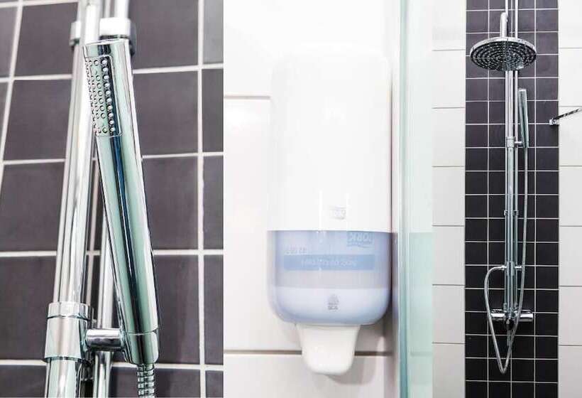 Habitación Familiar Baño Compartido, Expo Stockholm