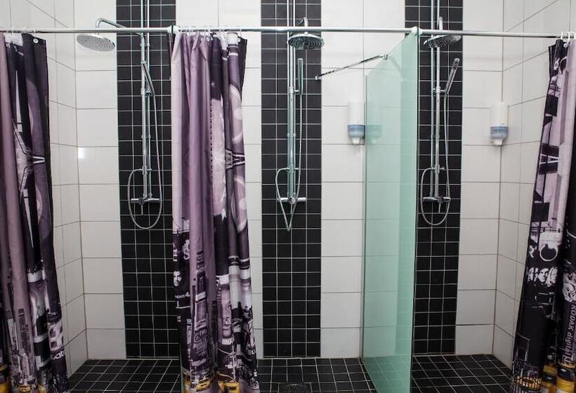 Habitación Familiar Baño Compartido, Expo Stockholm