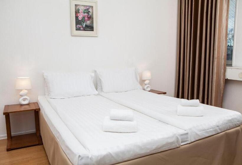 Habitación Estándar Baño Compartido, Expo Stockholm