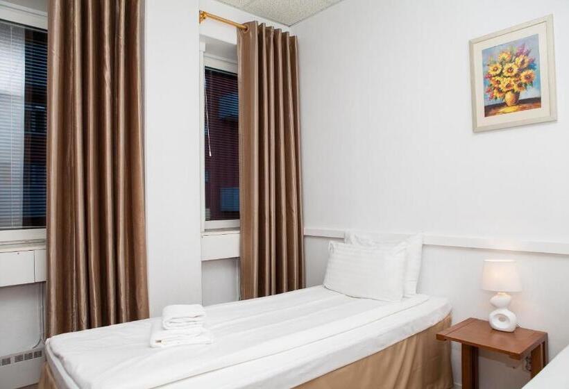 Habitación Cuádruple Estándar Baño Compartido, Expo Stockholm