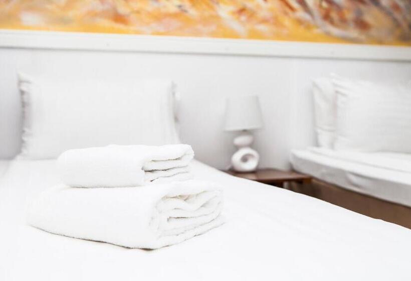 Habitación Cuádruple Estándar Baño Compartido, Expo Stockholm