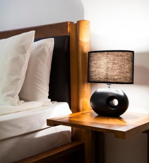 Habitación Familiar Baño Compartido, Expo Stockholm