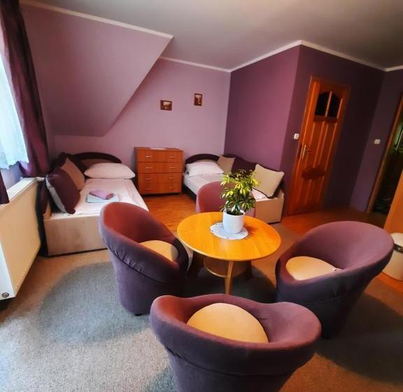 带阳台标准四人间, Willa Marta M Sauna Jacuzzi