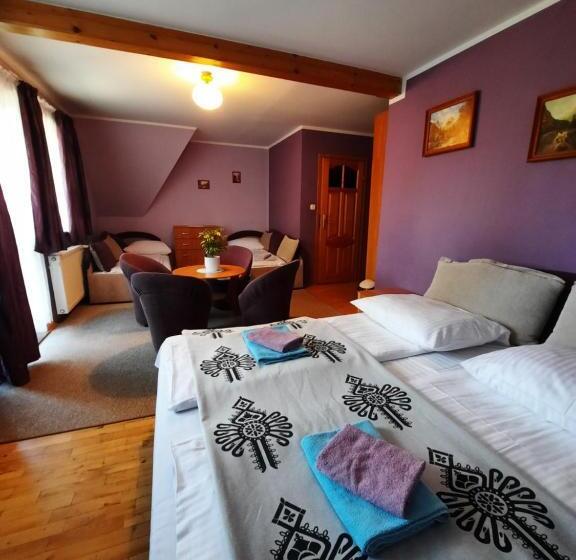 带阳台标准四人间, Willa Marta M Sauna Jacuzzi