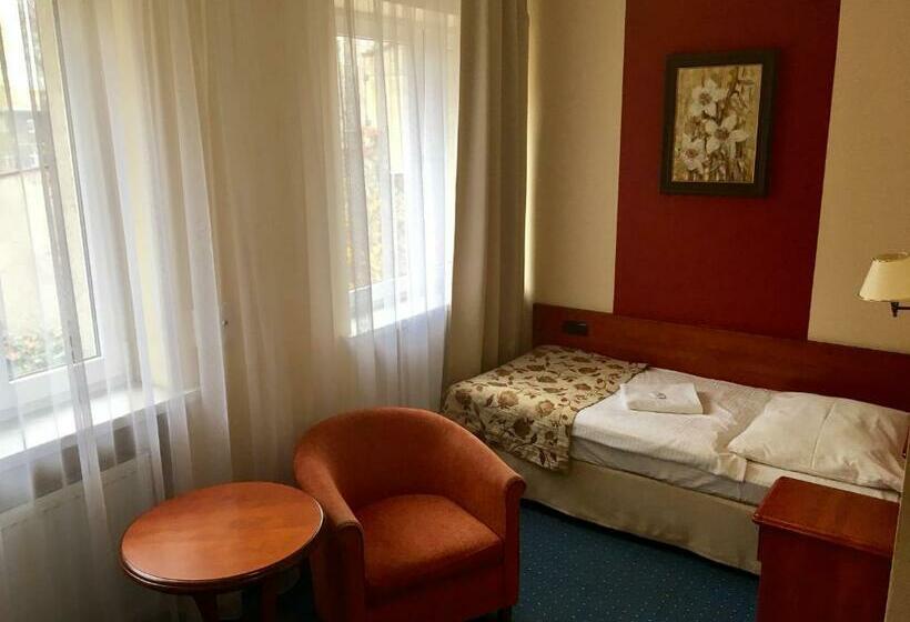 اتاق استاندارد یک نفره, Załęże